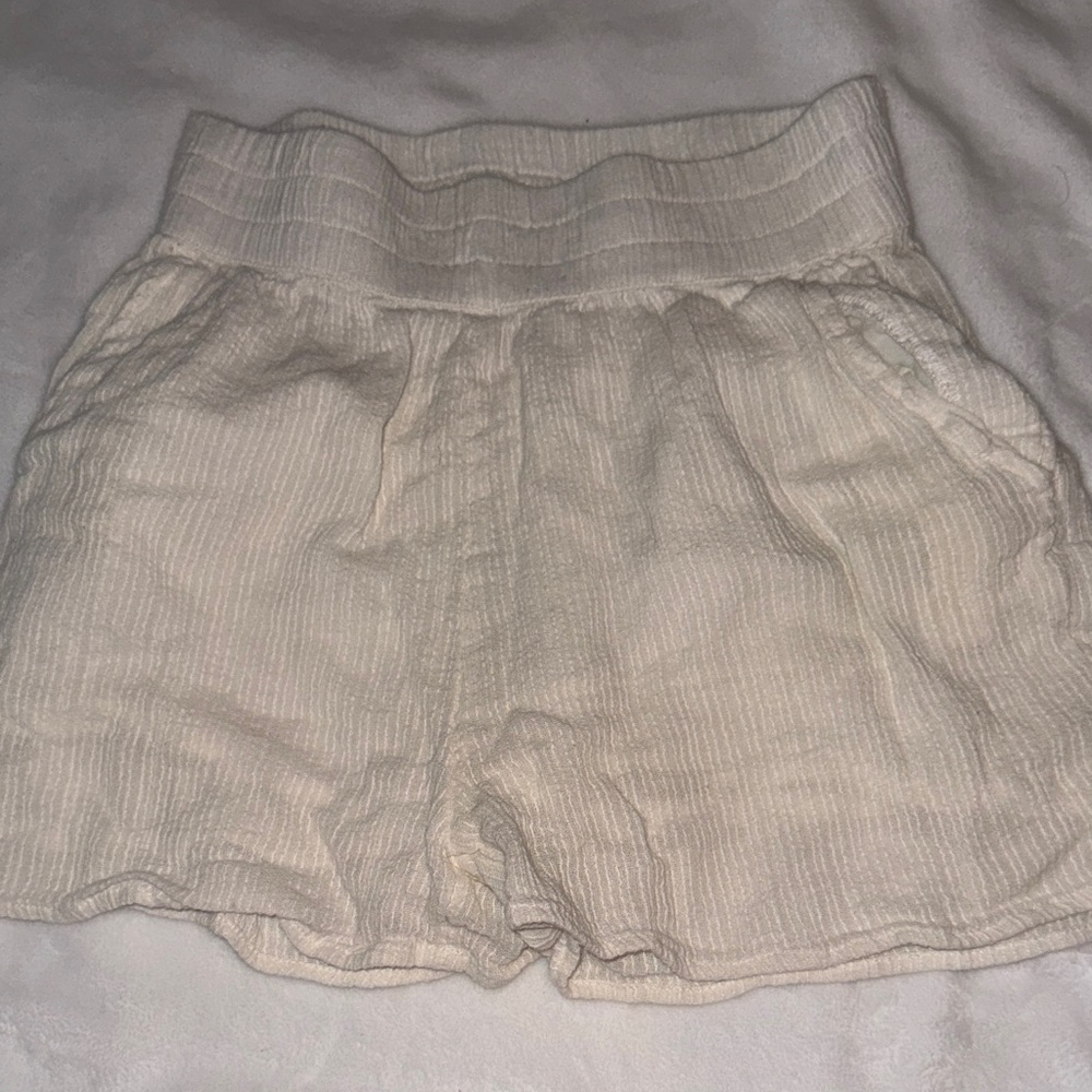 Billabong Women's white Shorts